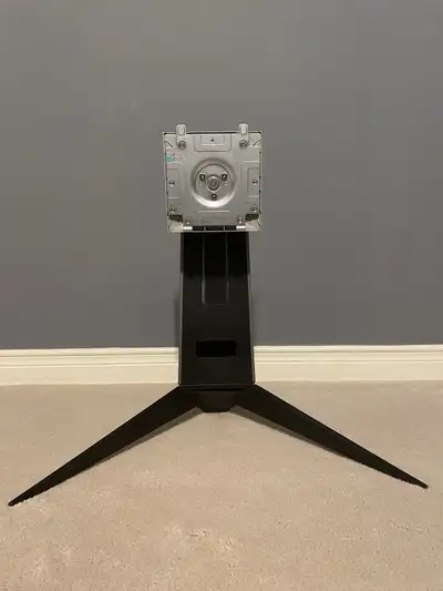 The monitor stand has height adjustment, tilt adjustment, integrated cable management, and swivel le...