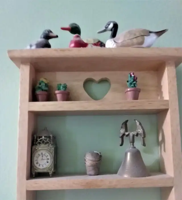 Wooden Shelf and Miniatures in Home Décor & Accents in Mississauga / Peel Region - Image 3