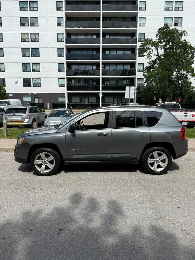 2011 jeep compass low km545693793109288961