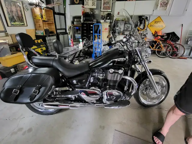 2010 triumph thunderbird storm in Street, Cruisers & Choppers in Winnipeg - Image 5