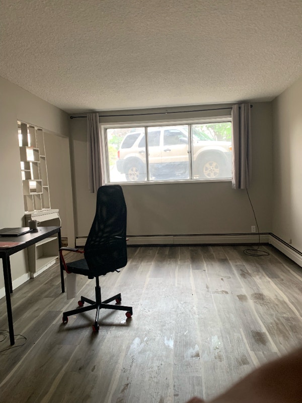 One Bedroom For Rent. Pet Friendly, 250 Signing Incentive Long Term