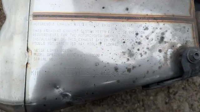 Used Genuine Kawasaki Z1000 Dual Mufflers in Street, Cruisers & Choppers in St. Catharines - Image 4