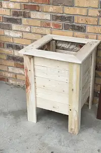 Planter box