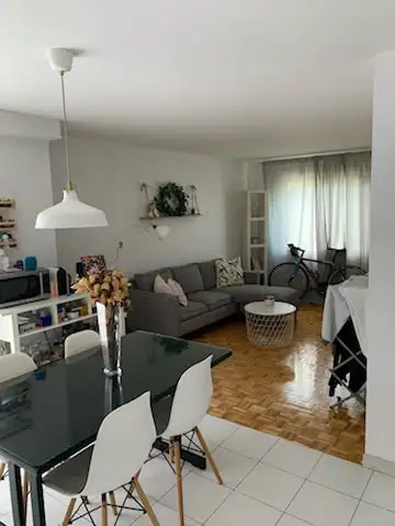 Appartement 4 1/2 à louer pour le 1er août. Cession de bail. Villeray, 8min du métro Jean Talon Lumi...