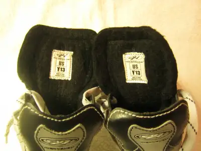 Hespeler Youth hockey skates., View more