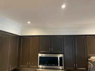 Hi: These beautiful kitchen cabinets will be available after Apr 21. Please offer a reasonable price...