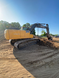 2013 JD 210 excavator  