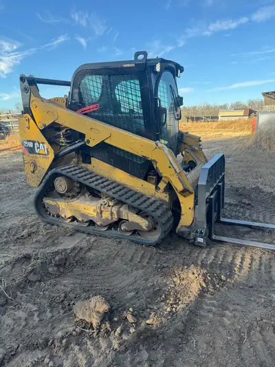 2015 Cat 259D Tracked Skid Steer All fluids and filters changed last year with minimal use since the...