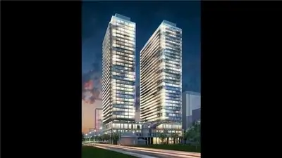 Yonge & Eglinton - 1 Bed + Den, 2 Bath - Outdoor Pool Is Open!