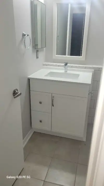 2 Bedroom Ground Floor Condo in a great quite location/building (Low Rise Building). Located in the...