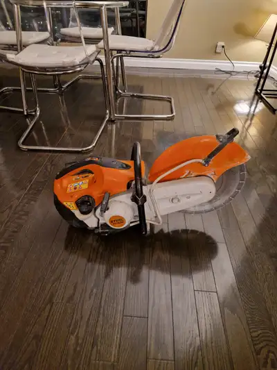 For sale gas powered concrete saw STIHL TS 420 used only 3-4 times(the original blade still good for...