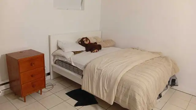 Bedroom for rent in Room Rentals & Roommates in Ottawa - Image 5