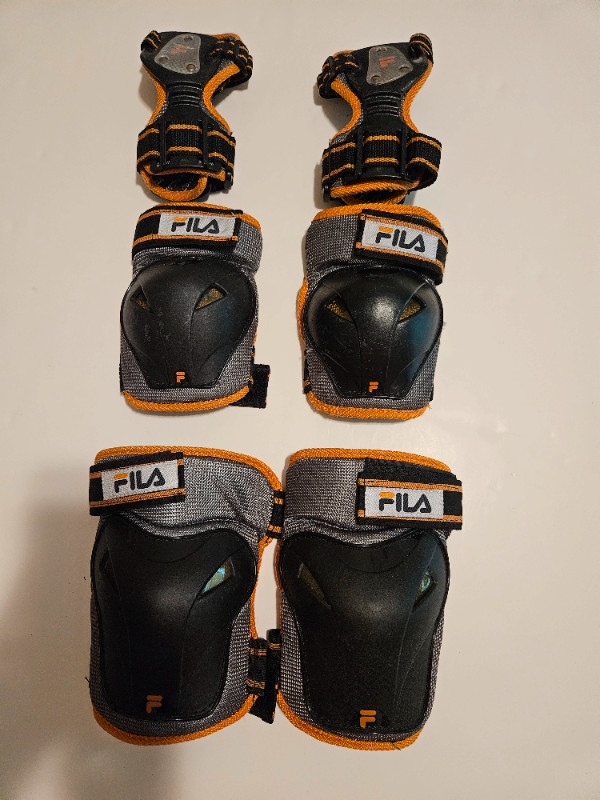 FILA SKATES PROTECTIVE GEAR - SIZE M in Other in Winnipeg - Image 2