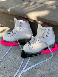 Great Condition-Kids Riedell Pearl Figure Skates size J13