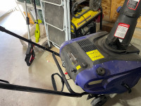 Mint snowblower Never used FrontierX
