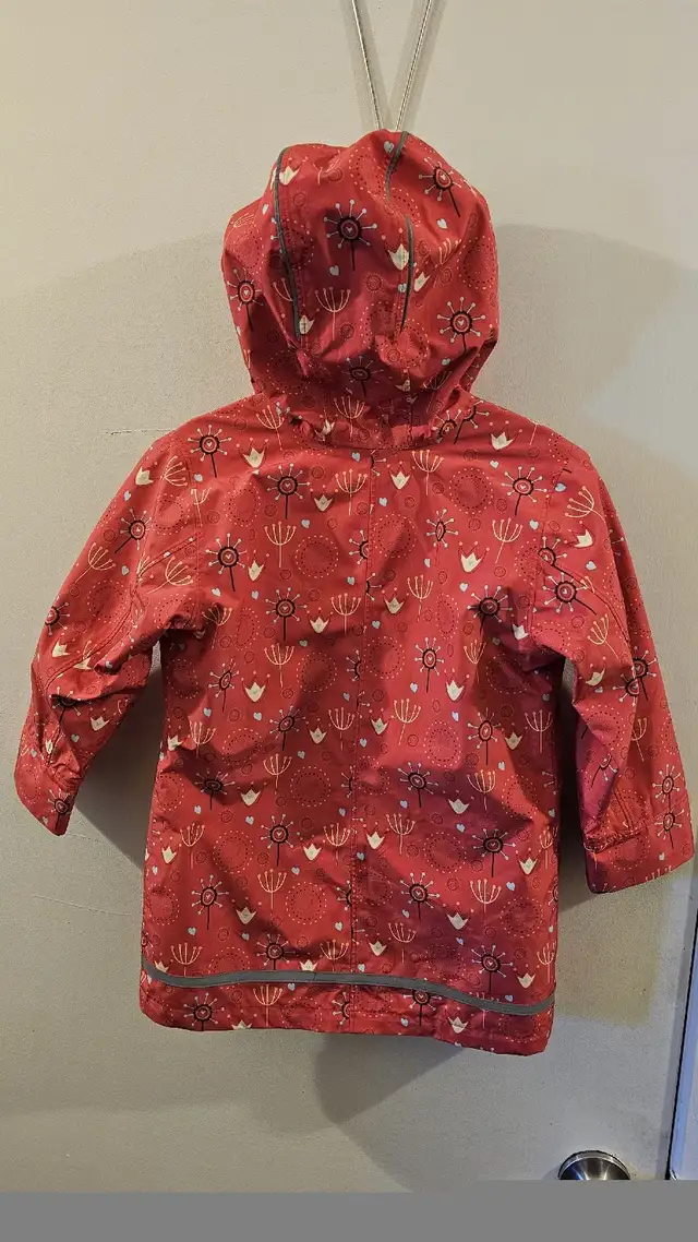 girls moutian co-op mec rain jacket. 3-4  in Kids & Youth in Edmonton - Image 7