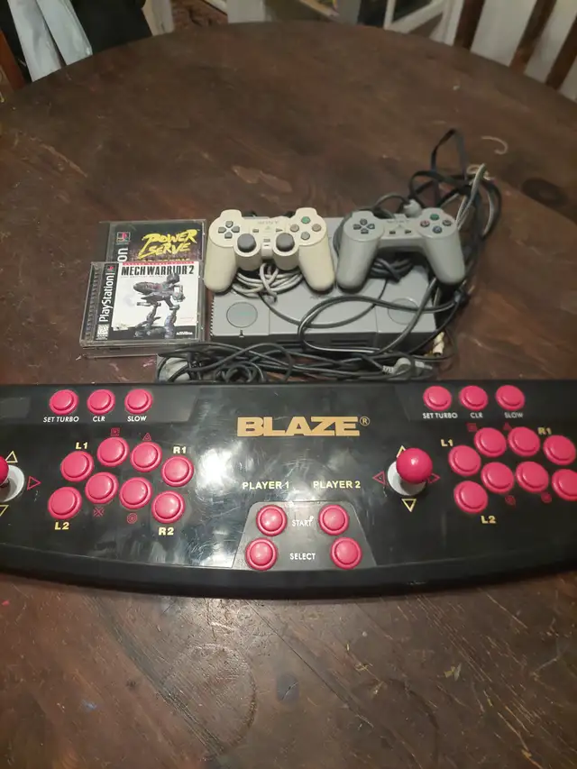 ps1 console complete tested working w/ arcade controller 2 games in Older Generation in City of Toronto - Image 2