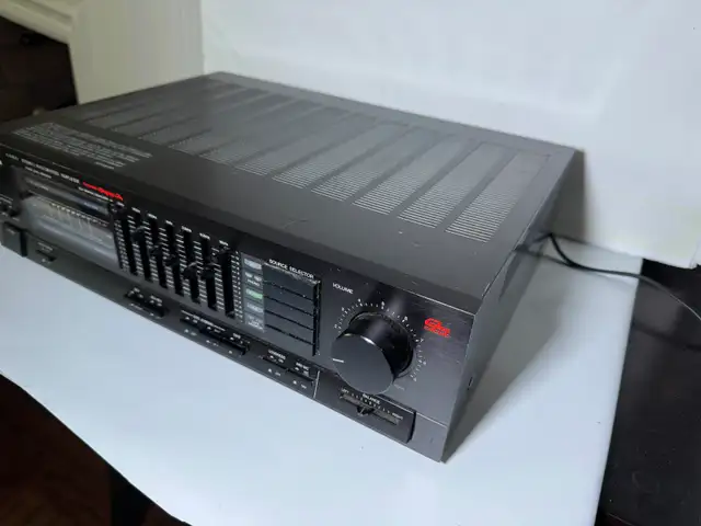 Vintage Super-A JVC A-X400 Stereo  Amplifier w  7-band Graphic in Stereo Systems & Home Theatre in City of Toronto - Image 9