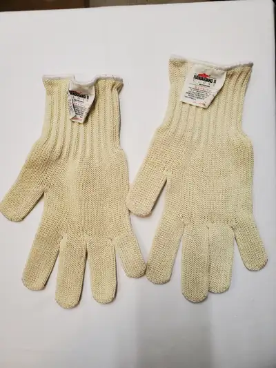 Cut resistant gloves, View more