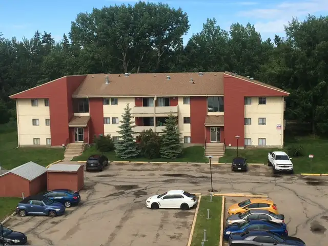 Red Deer 1 bdrm suite 1090 per mth incl all utilities but power