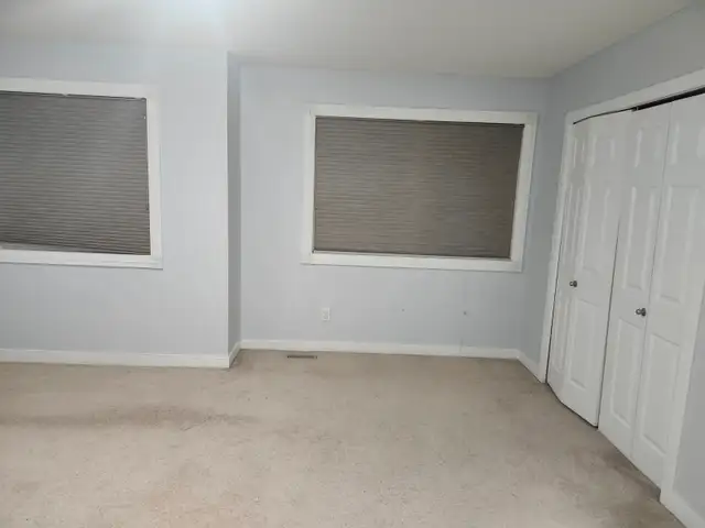 For rent 3 bed+ bonus room with 2.5 bath $2,300 plus utilities. in Long Term Rentals in Edmonton - Image 5