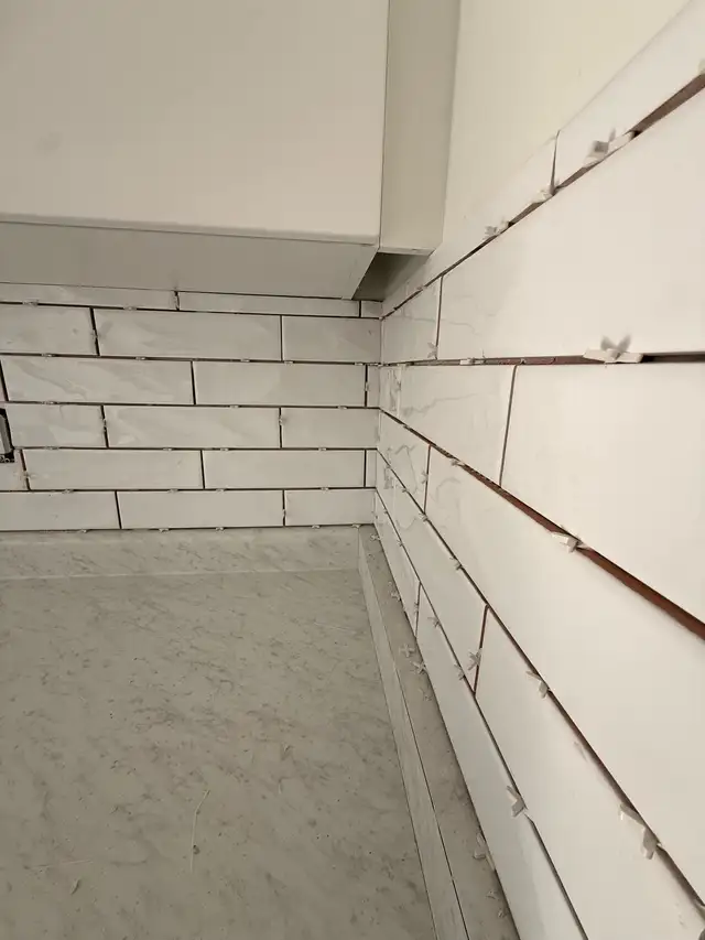 Professional kitchen backsplash installation 437431576738539523