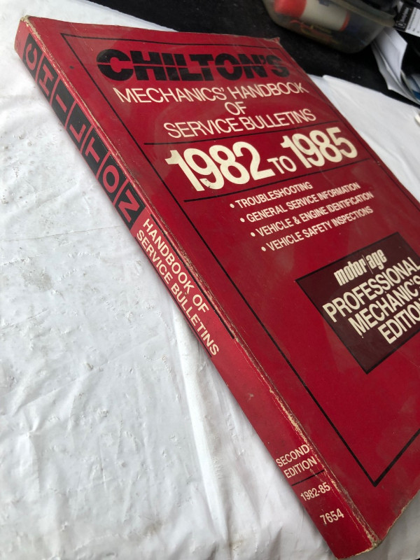 1982 -1985 CHILTON MECHANICS BOOK OF SERVICE BULLETINS #M0082 in Textbooks in Edmonton - Image 2