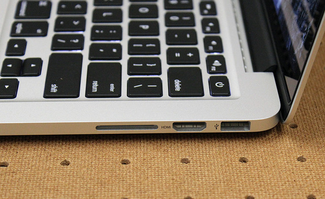 2015 MacBook Pro (READ DESCRIPTION) in Laptops in Mississauga / Peel Region - Image 3