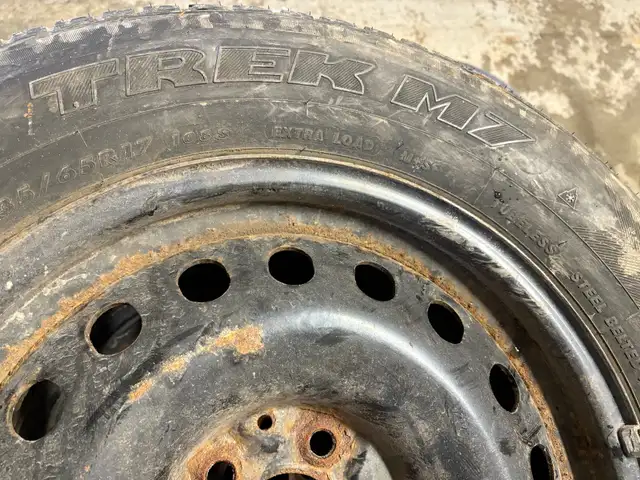 235/65/17 3 Winter tires with steel rims and 1 Rim without tire in Tires & Rims in Ottawa - Image 6