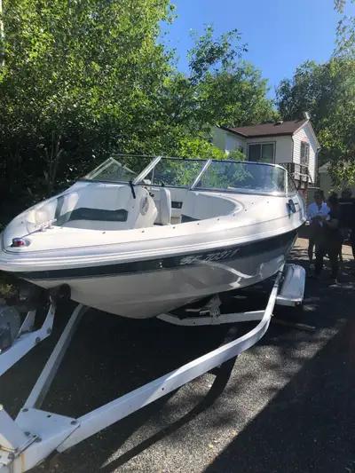 Looking for the ultimate summer family boat? This Larson 186 SEI is the perfect blend of performance...