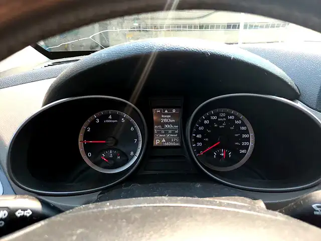 2014 Hyundai Santa Fe Sport AWD – 168,364 km, No Accidents