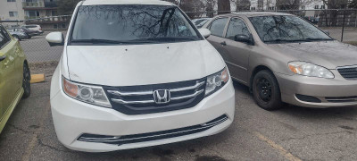 2015 Honda Odyssey (( IMMACULATE CONDITION))
