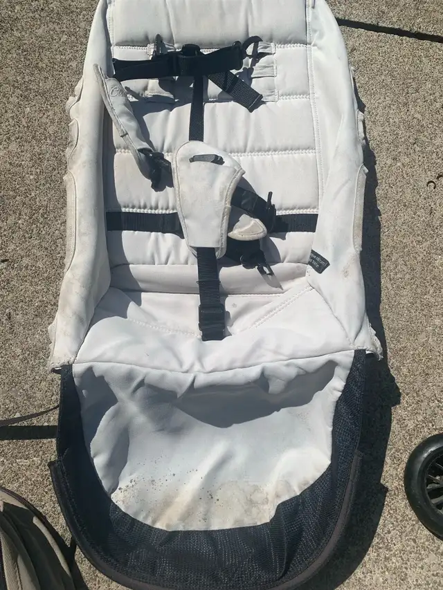 Baby Jogger City Select Double Stroller in Strollers, Carriers & Car Seats in St. Catharines - Image 7