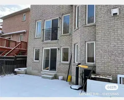 Gorgeous Home In Prime Markham Location Of Markham/Steeles.Close To Major Amenities,Ttc,Parks,Plazas...