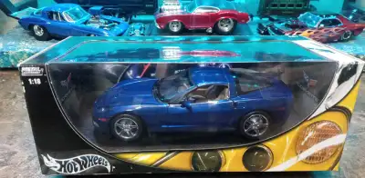 Hot wheels 1:18 Scale Diecast Corvette C6-2003 Mattel Blue - in box Never open Like new NO- C7523 75...