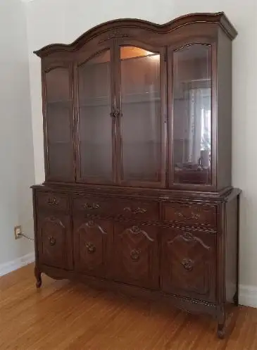 Hutch/Dining Cabinet in Dining Tables & Sets in Kingston - Image 2
