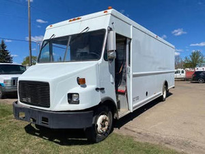 2003 FORD FRAIGHTLINER STEP VAN CARGO DIESEL ACTIVE ONE OWNER