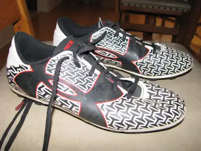 Souliers à crampons pointure 6  spike shoes., View more