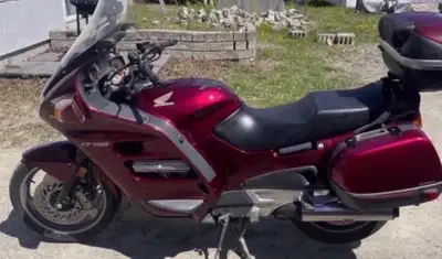 2000 Honda ST 1100 with only 63,000kms. It’s in great shape. Was certified last spring, but I only r...