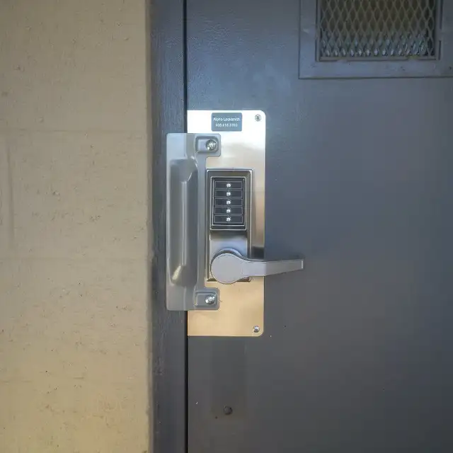 Burlington-Oakville Locksmith and Safe Technician62863218417283122