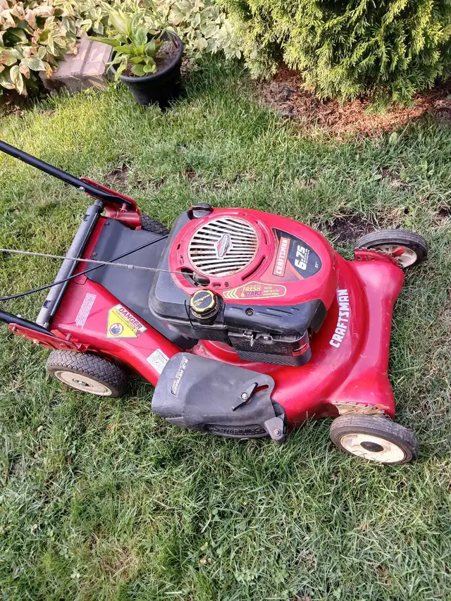 Craftsman 6.75 HP Lawnmower. in Lawnmowers & Leaf Blowers in City of Toronto - Image 7