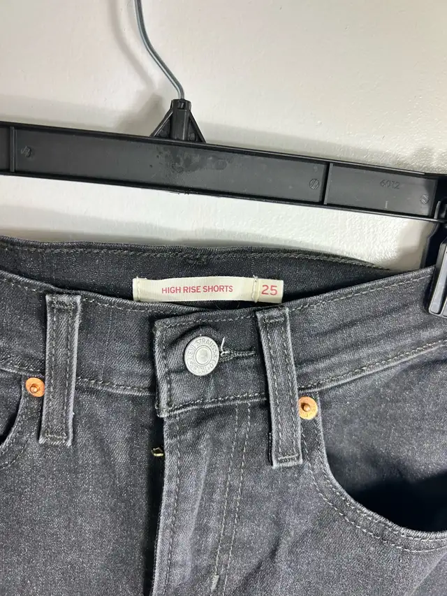 Levi's Shorts in Women's - Bottoms in City of Toronto - Image 3