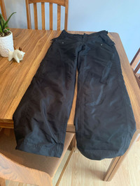 Atheletic  works : snow pants colour: black.  Size:ladies xs