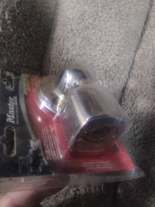 Masterlock trailer lock brand new $25 in RV & Camper Parts & Accessories in Kingston - Image 2