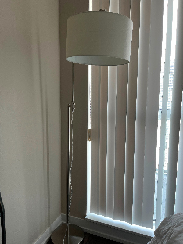 Brand new bedroom floor lamp in Indoor Lighting & Fans in City of Toronto - Image 2