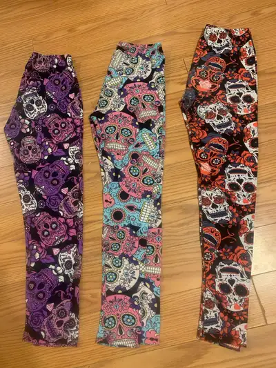 3 super comfy leggings , View more