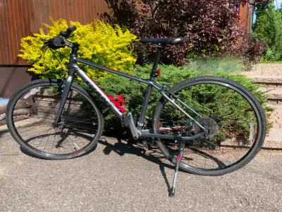 Vélo hybride Giant Escape On-Road, View more