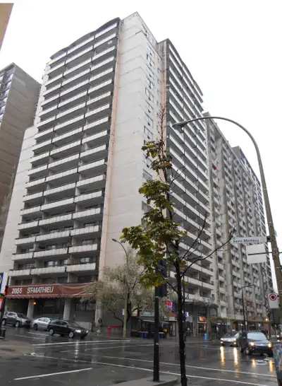 3½ Apartment for Rent – Downtown Location Available from July 1st to November 1st Bright and comfort...