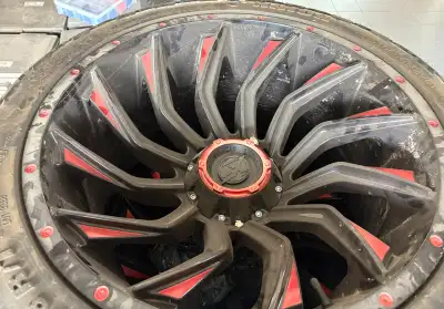 Set of 5 22 inch rims and tires that fit Jeep Wranglers. Rims are in good condition just need a clea...