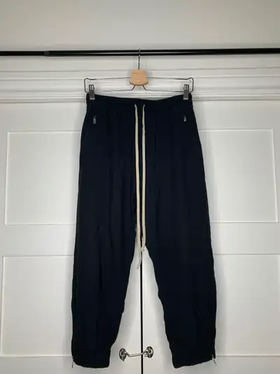 Condition: Gently used, few signs of wear - Rick Owens Drop-Crotch Cropped Track Pants - Size women'...